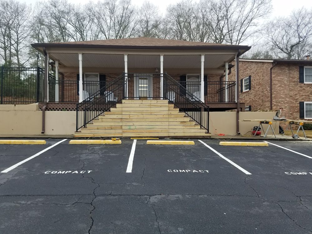 Multi-unit property exterior
